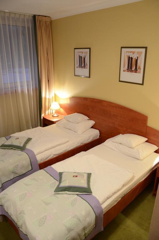 Agat Hotel Łódź Chambre photo